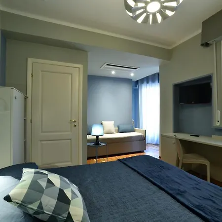 فندق Bristol 3*